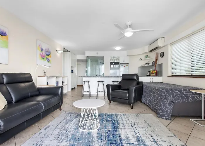 Cairns Esplanade Apartment