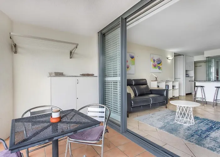 Cairns Esplanade Apartment